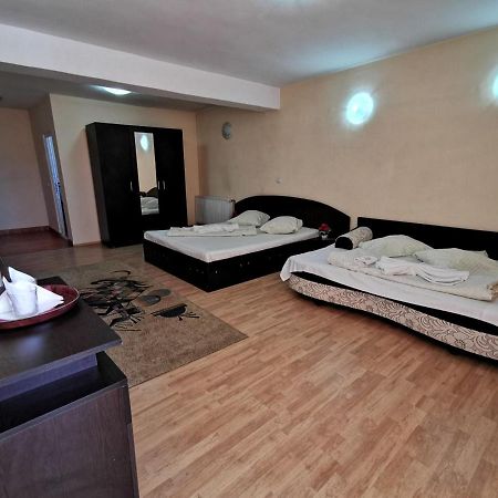 Motel International Recola Băneşti Zewnętrze zdjęcie