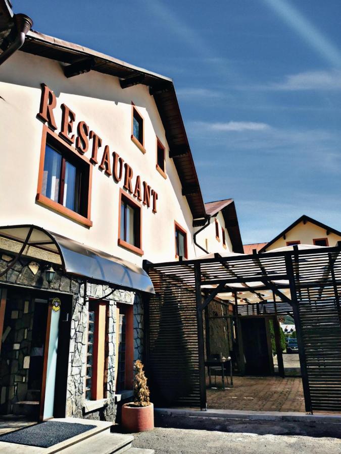 Motel International Recola Băneşti Zewnętrze zdjęcie