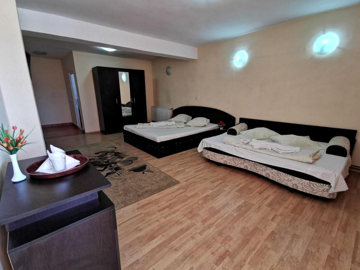 Motel International Recola Băneşti Zewnętrze zdjęcie